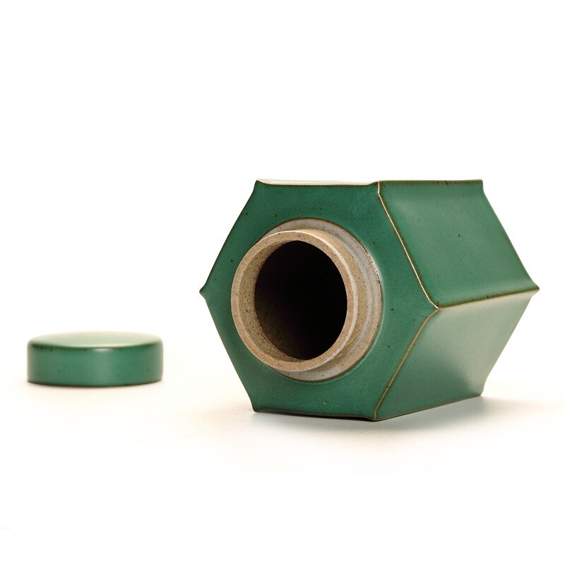 Japanese-style hand-made retro kiln becomes coarse pottery tea unsealed wake-up tea pot ceramic pot custom tea storage tank