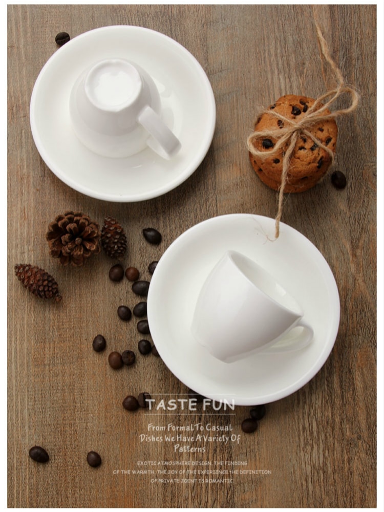 Billig klassisk europeisk stil hvit keramisk italiensk kaffekopp 80ml liten kapasitet espresso skudd krus og tallerken kommode taza