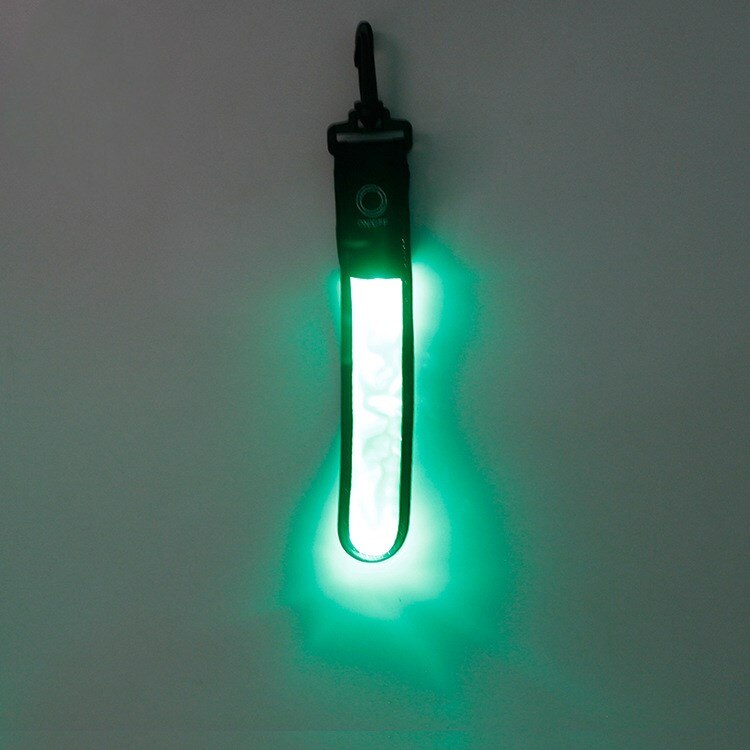 LED Licht Reflektierende Gürtel Gurt Nacht Ich bin Freien Zubehör Reflektierende Beleuchtung Anhänger Dekor Sport Sicherheit Tasche Anhänger: Grün
