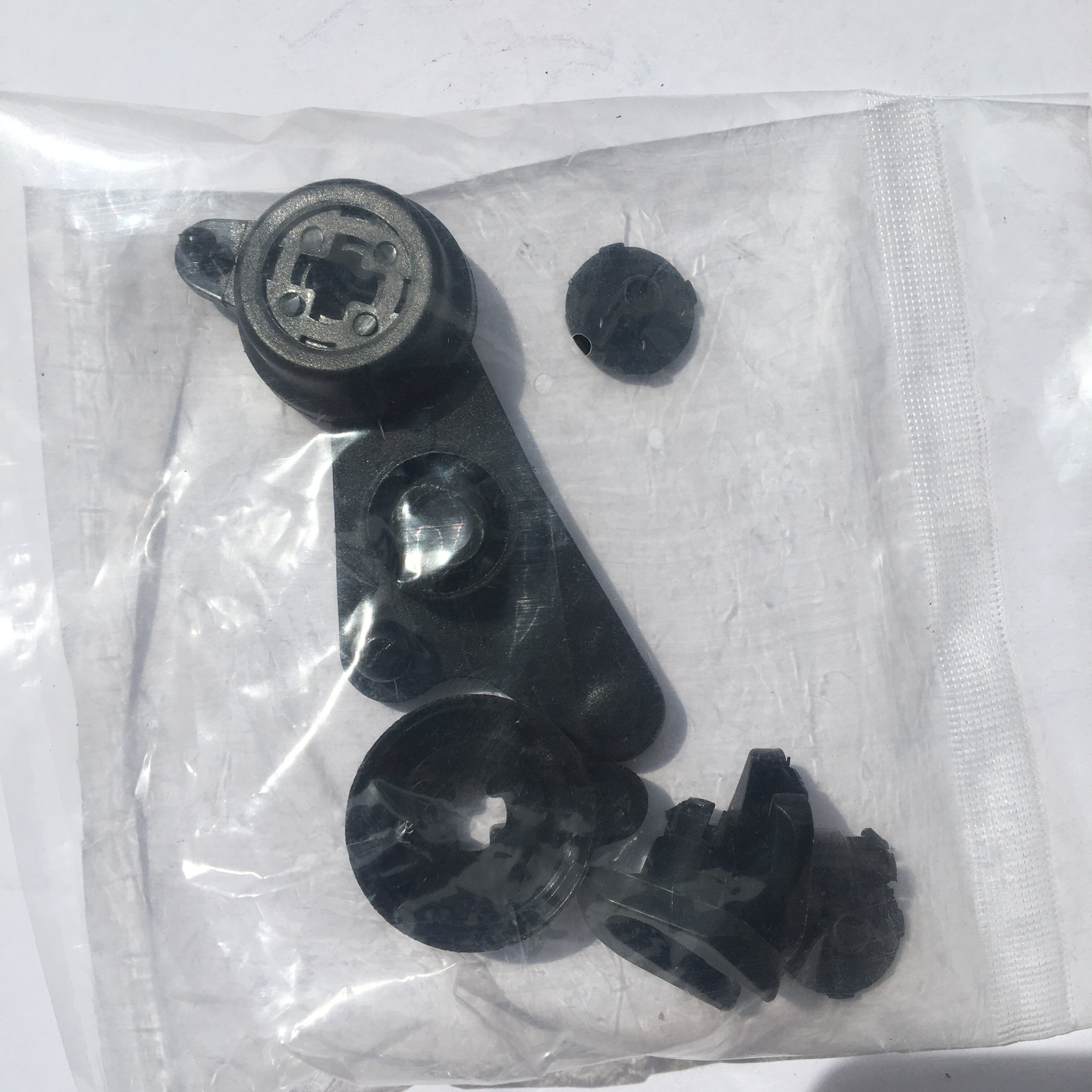 Intake Manifold Lever M272 and M273 manifold to fail is the swirl flap lever 2721402401