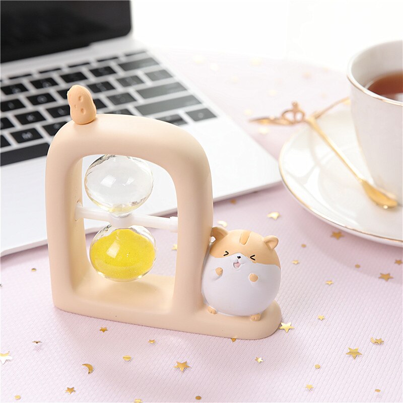 Tecknad hamster harts liten timglas dekompression sand rum bok skrivbord estetisk rum dekoration födelsedag för dotter