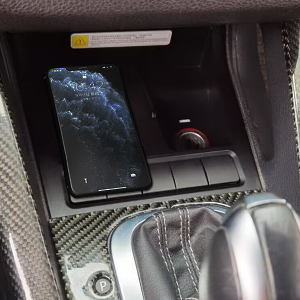 Almohadilla de carga inalámbrica de 15W para VW Golf 6 MK6 Scirocco Sagitar golf 5 mk5 soporte para teléfono accesorios de carga rápida