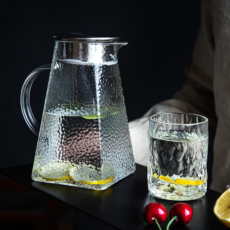 Hoge Borosilicate Verdikte Glas Hamer-Gedessineerde Koude Fles Water Kan Worden Verwarmd Door Open Vuur Glas Kruik Sapkan