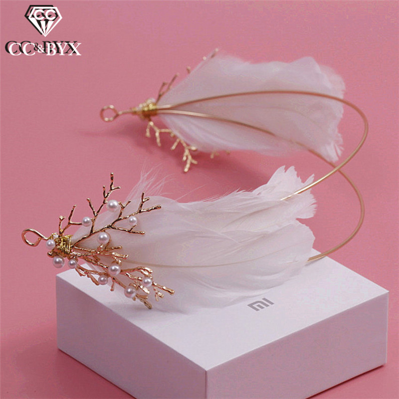 CC & BYX Haar Ornamenten Tiara Glod Kleur Haarbanden Witte Veer Crown Vrouwen Party Engagement Bruiloft Haaraccessoires Bruids 6596