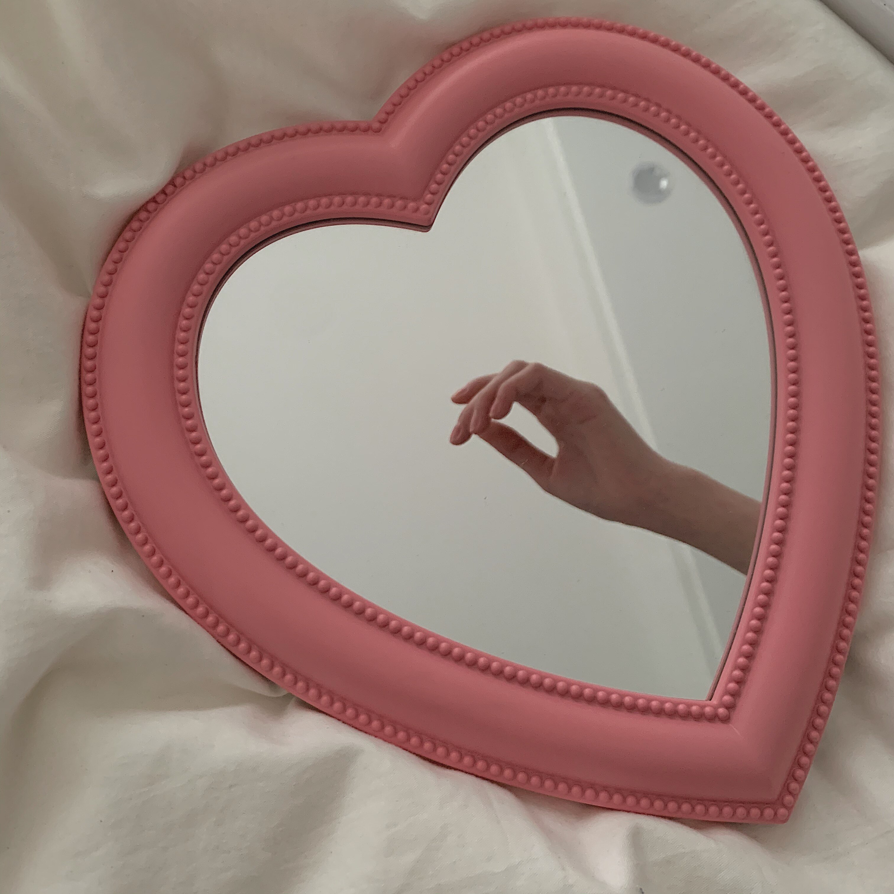 Espejo de tocador de escritorio con forma de corazón, espejo de maquillaje montado en la pared, de doble uso, para decoración de habitación de niña
