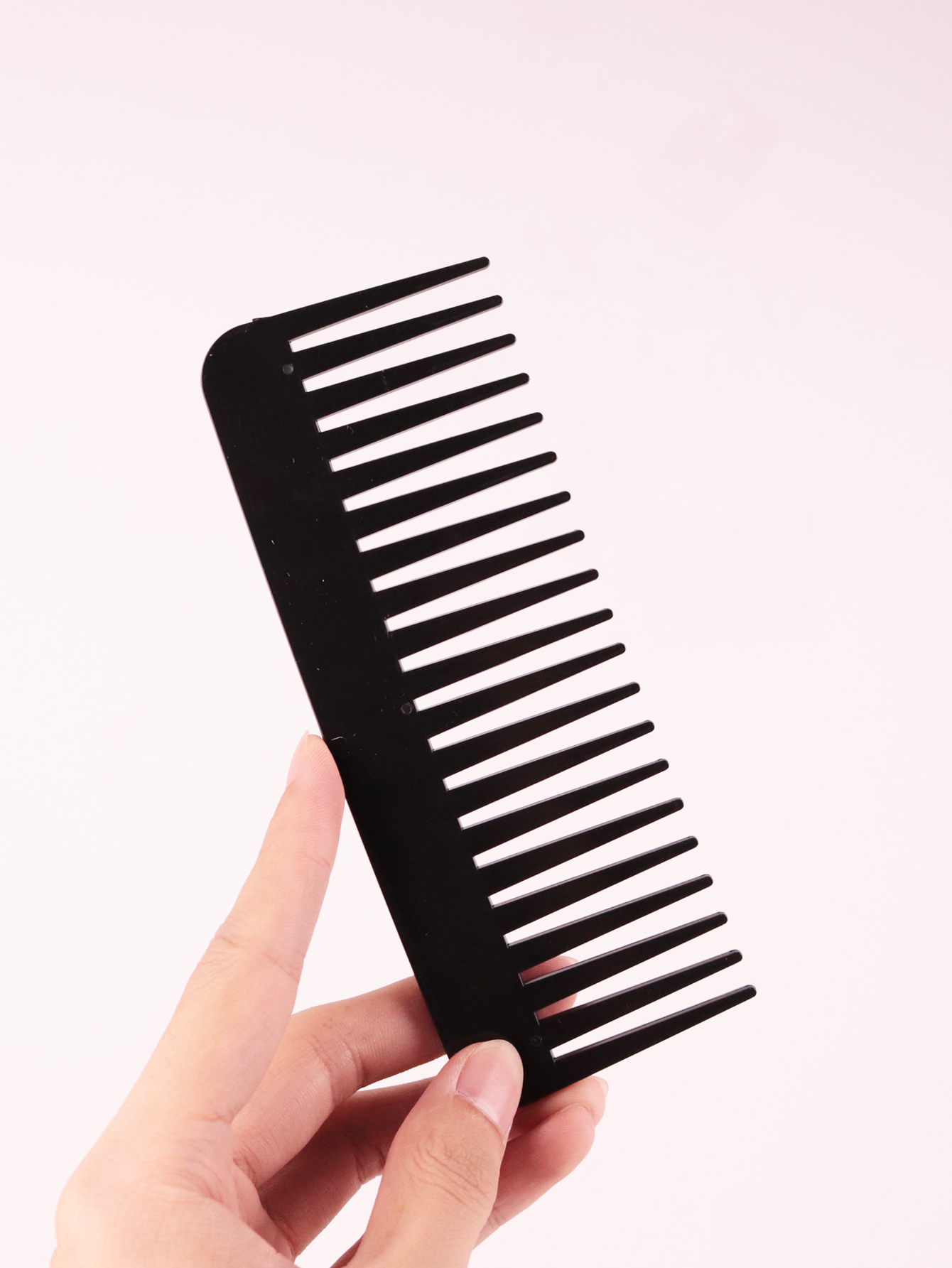 1 peine de peinado de salón de dientes largos, antiestático, resistente al calor, de plástico grueso, especial para pelucas de cabello real: Negro