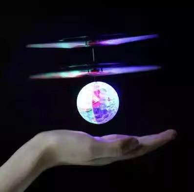 RC Fliegenden Ball leuchtend Art der Flug Bälle Elektronische Infrarot Induktion Flugzeug Fernbedienung Spielzeug LED Licht Mini Hubschrauber