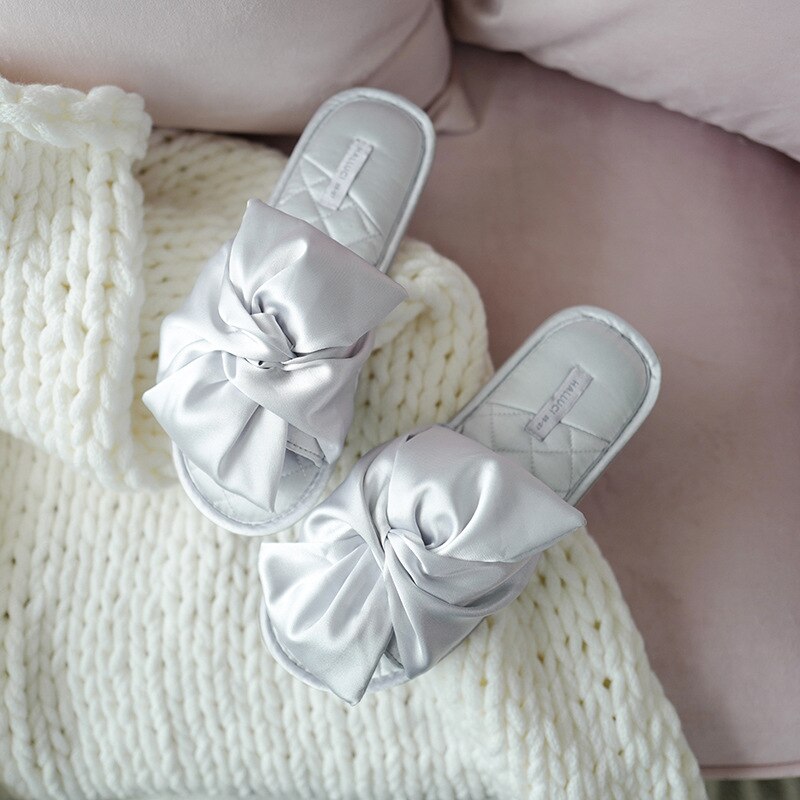 Nowe mody satyny jedwabna kokardka ćwierkanie palec u nogi domowe kapcie kobiety sandały Korea poślizg na buty damskie kapcie robić sypialni klapki TX32003: Szary / EUR 36-37