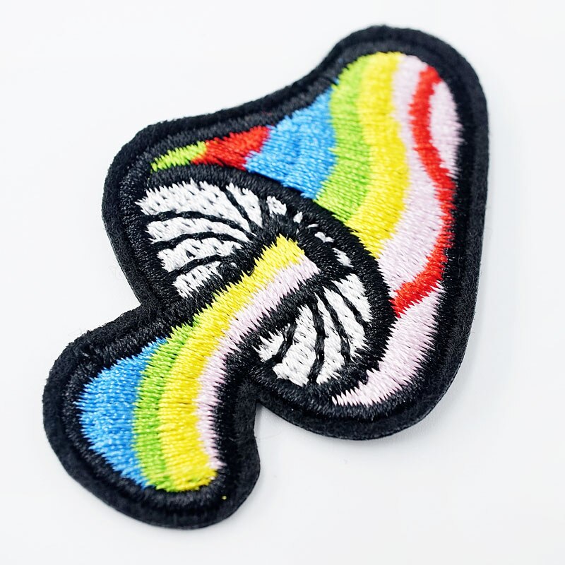Paddestoel Size:4.0X5.9Cm Doek Ijzer Op Flarden Badge Geborduurde Badges Abstract Kids Patch Voor Kleding Stickers 0153