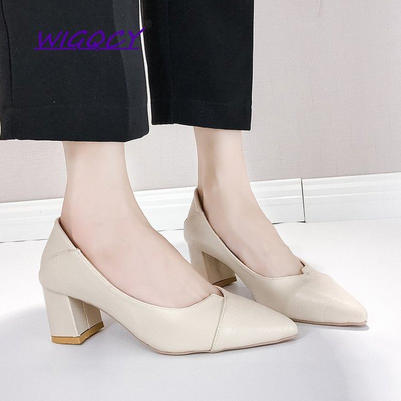 Svarta höga klackar kvinnor spetsiga tå block klack skor beige pumps dam skor vår höst slip-on fyrkantig klack dam skor