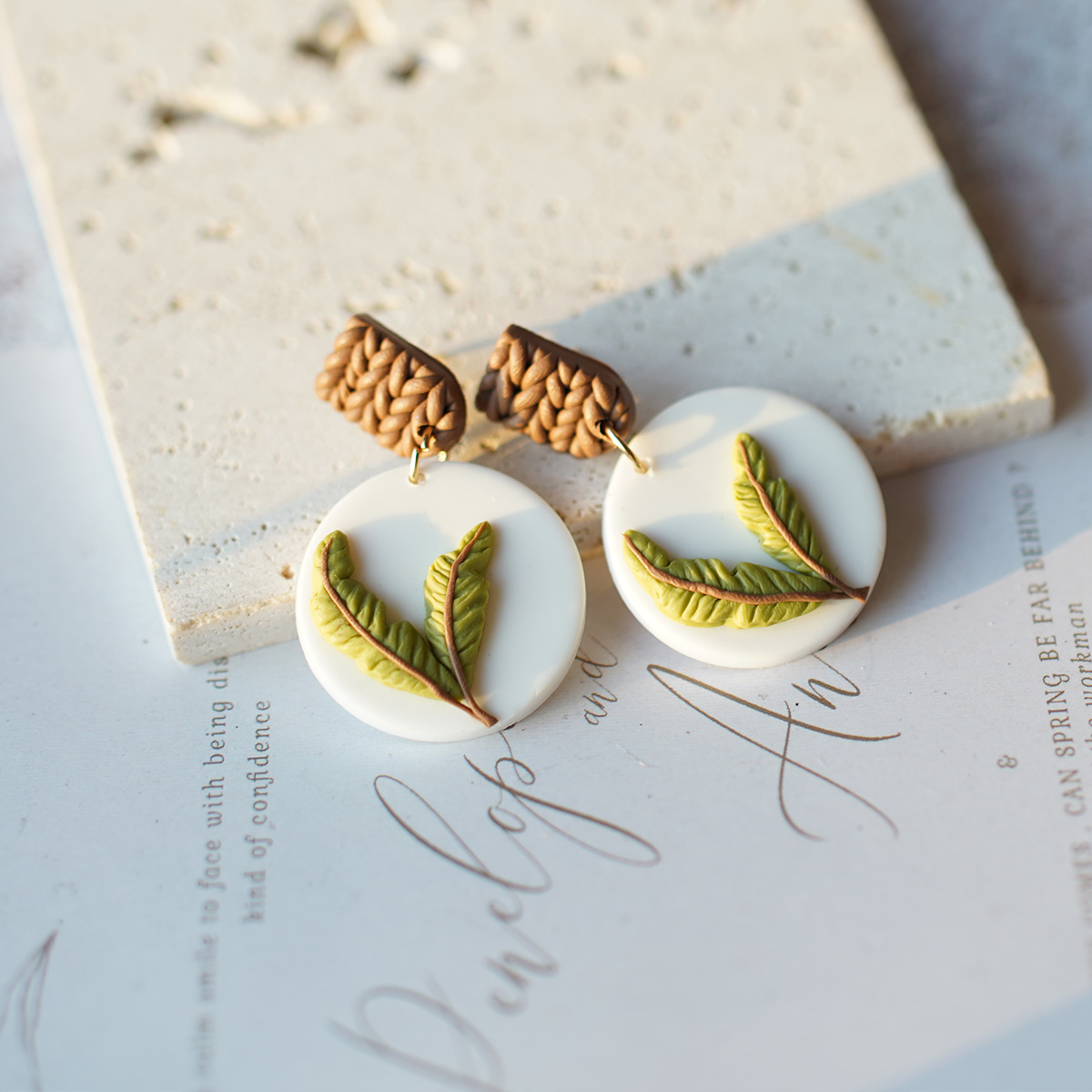 Moda alla moda Pasqua grappolo tropicale Fiori Nido d'uovo Multi forme Orecchini fatti a mano in argilla polimerica per accessori da donna Regalo: Rosso ruggine