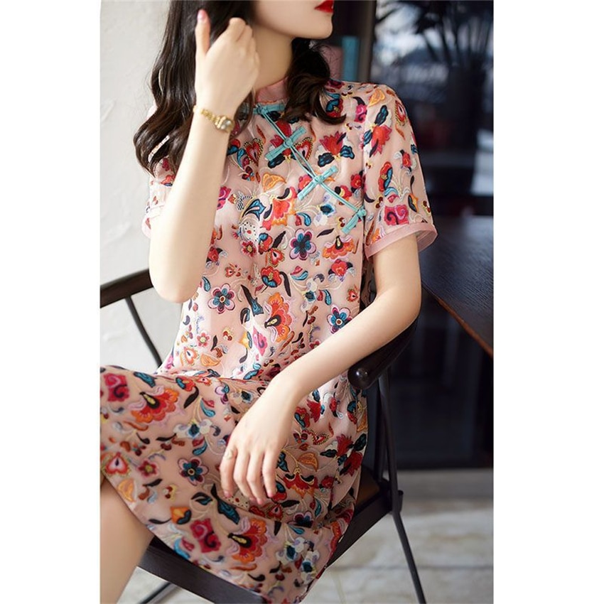 Cinese Tradizionale Cheongsam di Stile Delle Donne dell'annata Floreale Elegante Abito Qipao Collare Del Mandarino chiffon di Seta di proprietà Abito Da Sposa