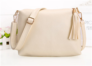 Shyaa kvinnlig väska koreansk tofs liten handväska pu casual diagonal axel messenger bag kvinnlig crossbody väska: Beige