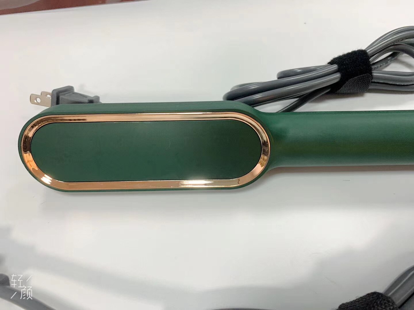 Hair Straightener Straightening Brush Heating Comb Hair Straight Styler Corrugation Curling Hair Curler Comb: Green / US