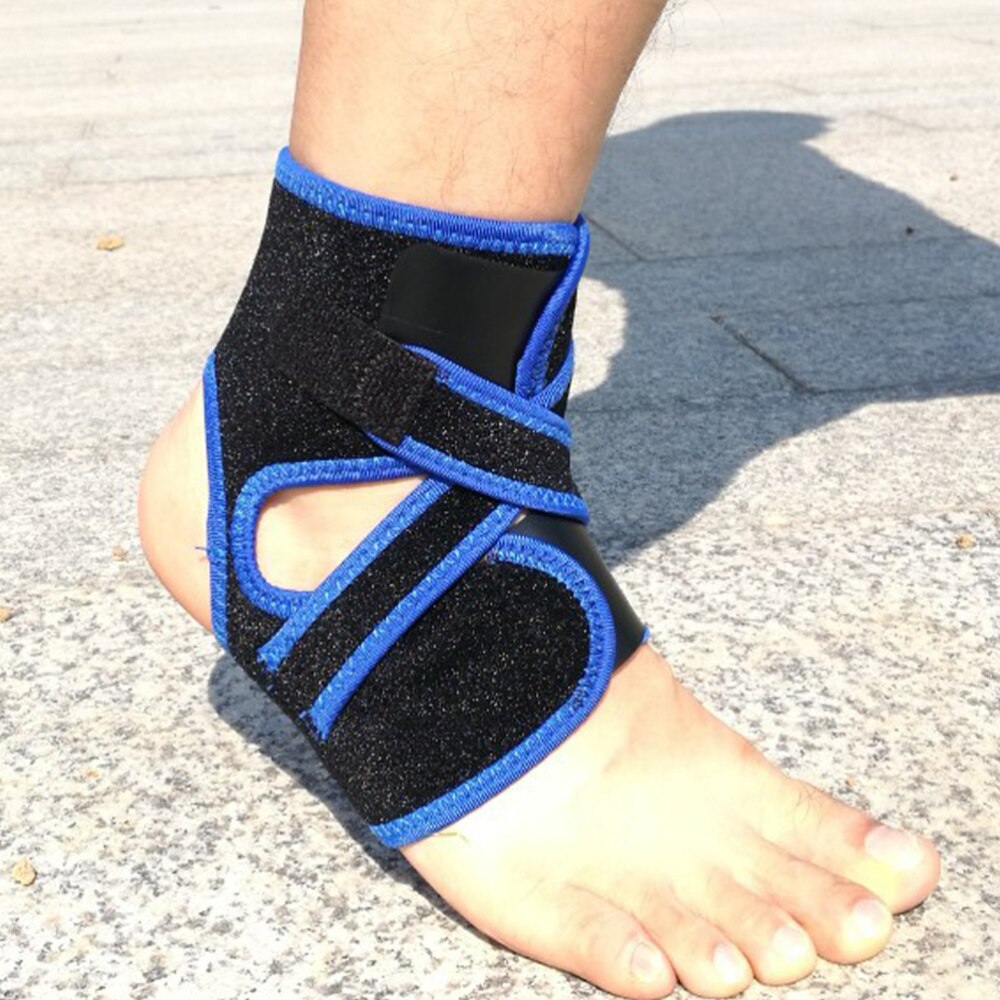 1Pc Breathable Ankle Guard Sports Ankle Pad Portable Ankle Brace Practical Ankle Support Sports Accessories for Men Exercise Blu