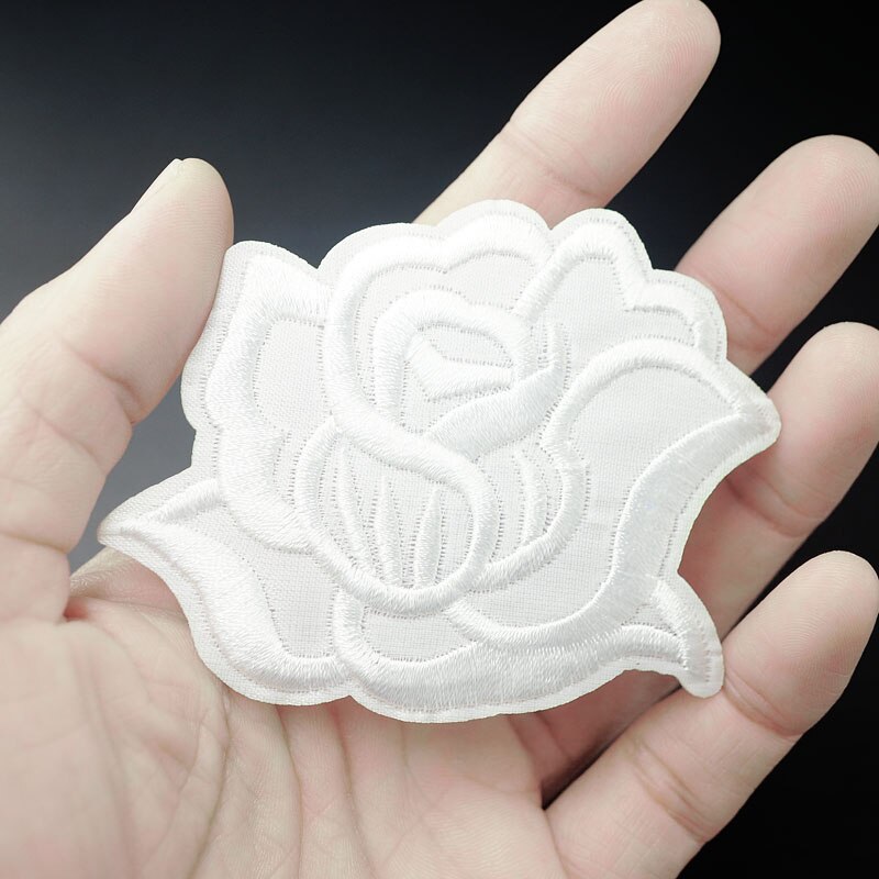 Wit Rose Maat: 6.0x7.0 cm DIY Doek Badges Mend Versieren Patch Jeans Tas Hoed Kleding Apparel Naaien decoratie Applique Patches