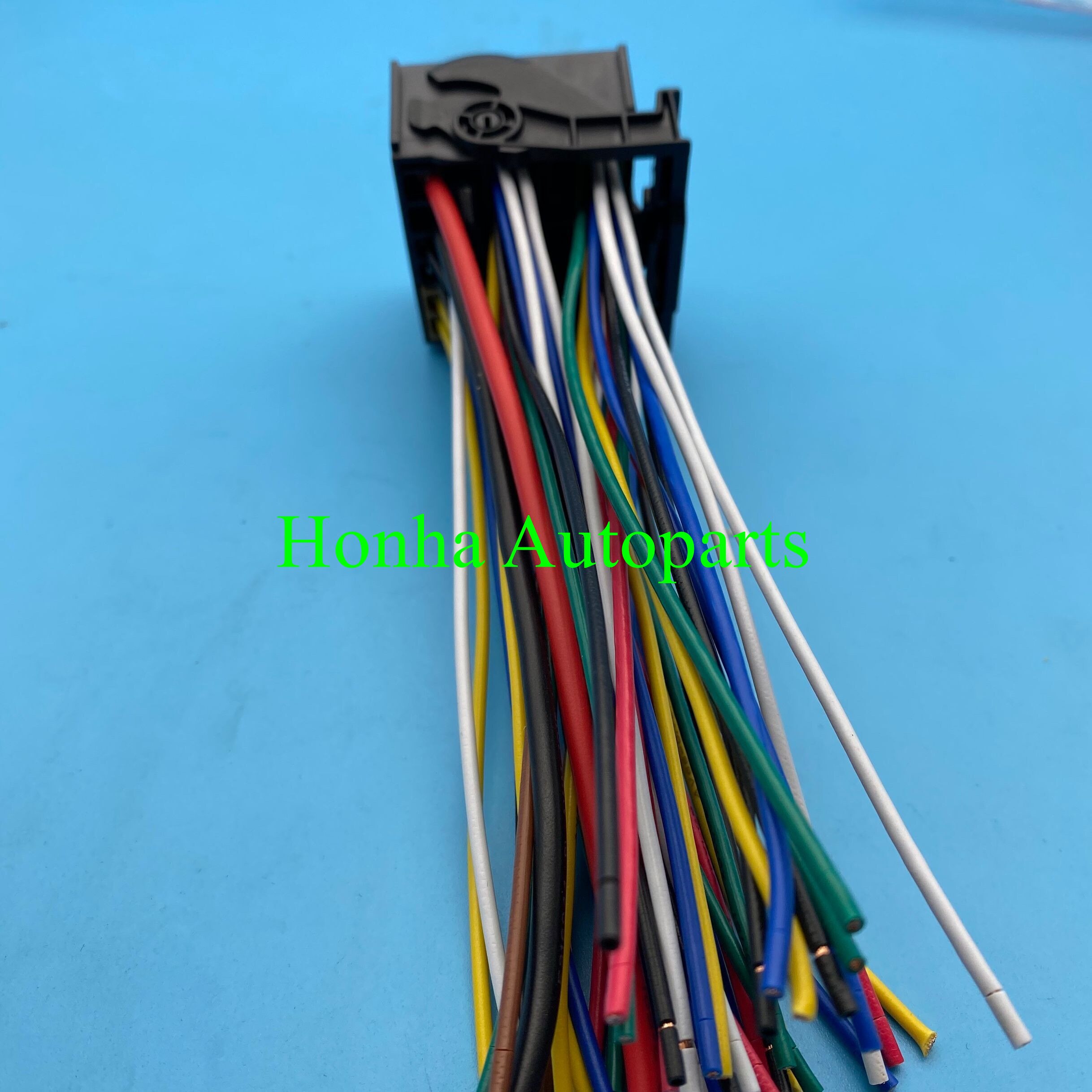 Car Multimedia Host Navigation Bluetooth Radio Plug Connector 52 pin with 8X0 035 444/3B7 035 447 with terminal