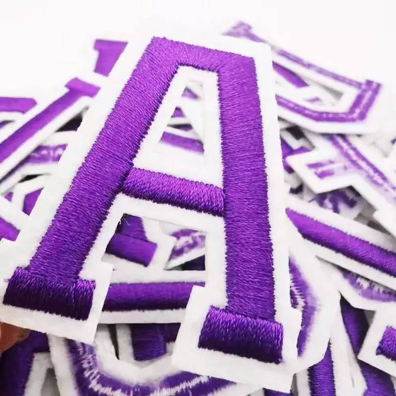 26 englisch Flecken einstellen Briefe Bestickt Eisen Auf NäHenne Ausdünstungen Thermo Aufkleber Badages Applikationen Für Schule Kleidung: Violett