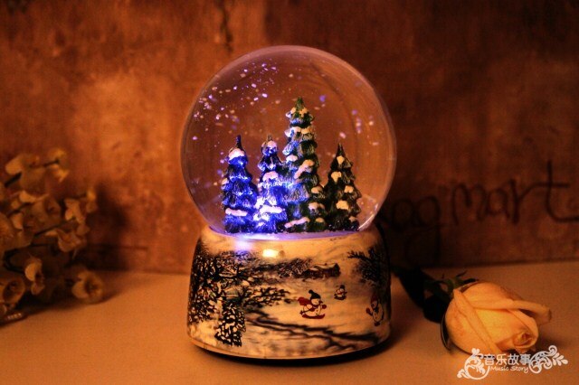 Weihnachten Schneekugel Schnee Haus Kristall Ball Drehen Licht Stimme Kontrolle Musik Kasten Schloss Ich bin Himmel Geburtstag für freundin