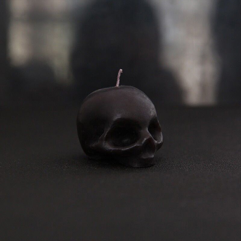 1 PC Bleeding skull candle crying candles Halloween Small smokeless Skeleton terror candle Red Brain inside Skull Candle: Black