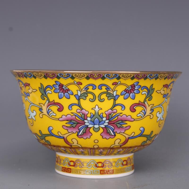 Qing Dynasty Qianlong Yellow Ground Pastel Enamel Pattern Bowl Antique Crafts Porcelain Household Chinese Antique Ornaments