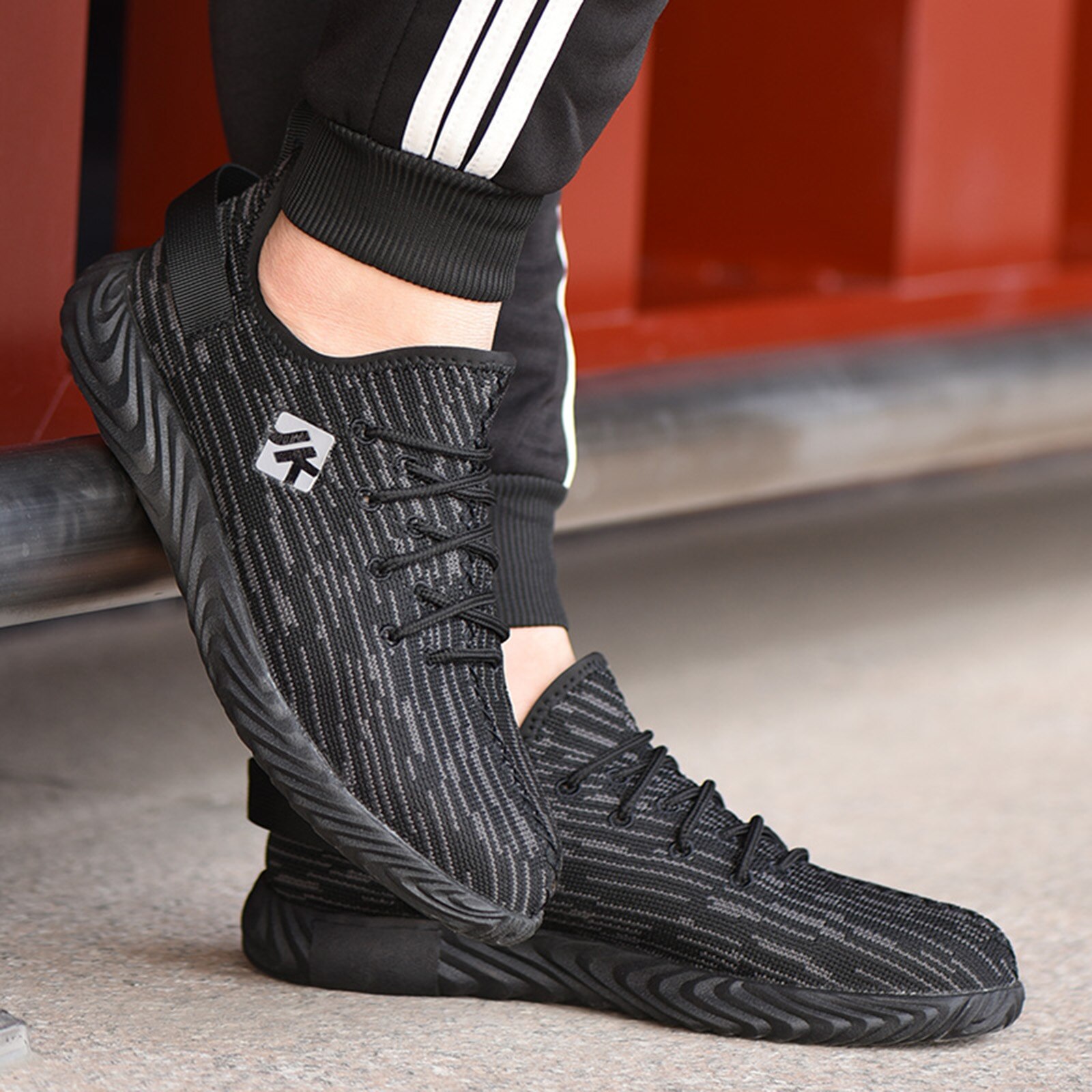 Steel Toe Safety Shoes Labor Protection Shoes for Men Women Work Sneakers Breathable Lightweight Industrial & Construction Shoe