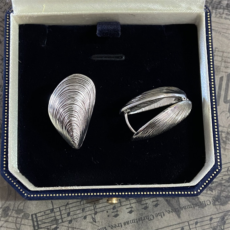 Vintage Metalen Shell Stud Oorbellen voor Vrouwen Punk Zilver Kleur Textuur Geometrische Onregelmatige Oor Gesp Sieraden Party: Silver Plated