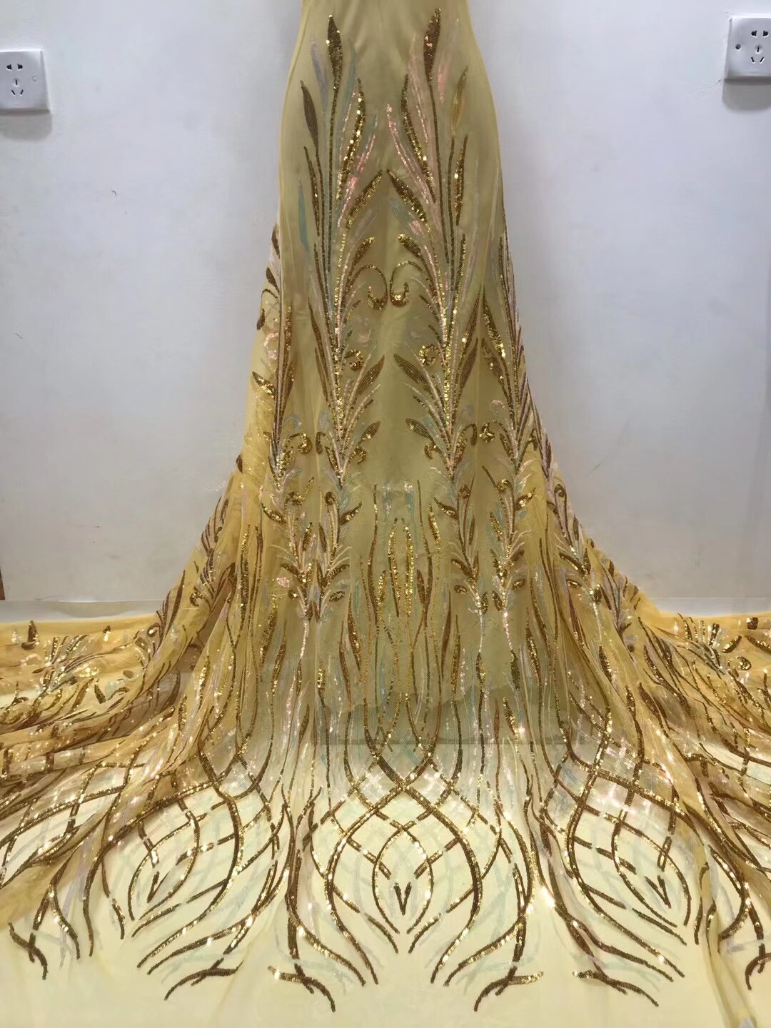 Classic Rose Gold2022 Latest African Tulle Lace with Sequins For African Wedding Dress NN335_V: yellow with gold