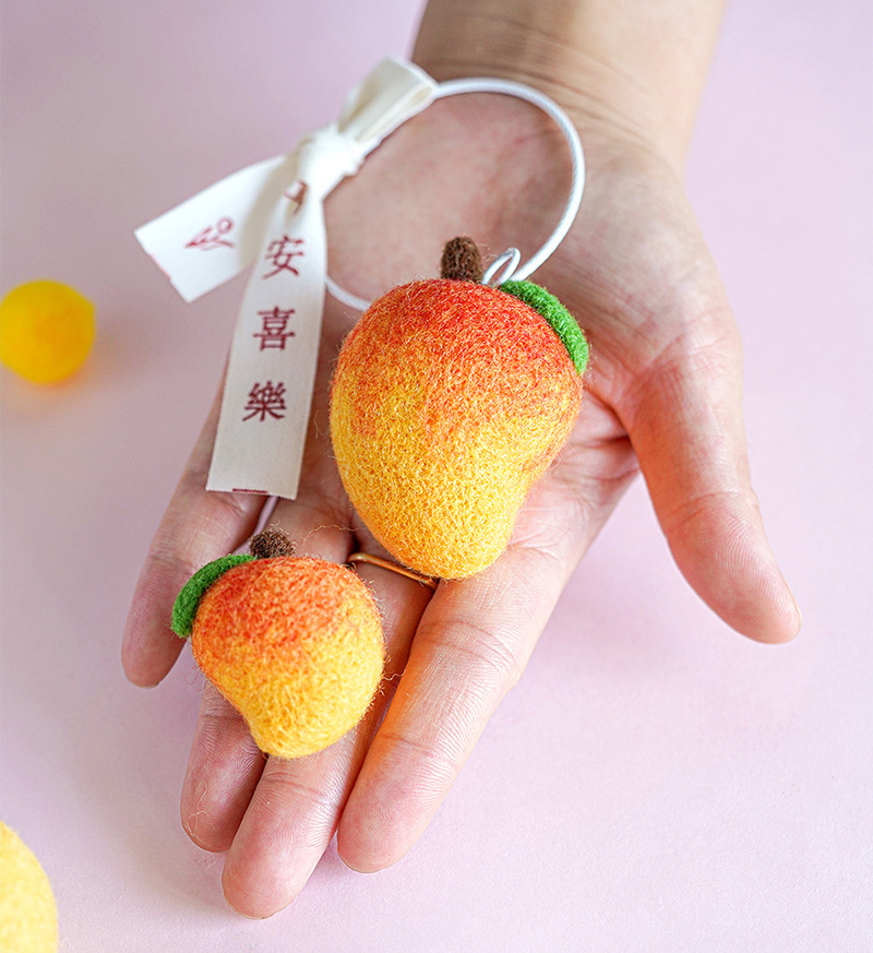 Kit de Material de fieltro de lana de fruta, llavero colgante hecho a mano DIY, accesorios de fresa, melocotón, manzana hechos a mano, 1 pieza