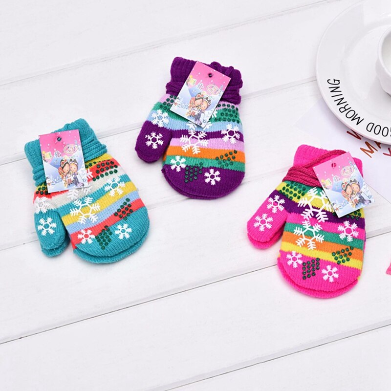 Bebé niños nieve de guantes de suave tejido cálido para invierno guantes de Navidad guantes con flores de Color al azar