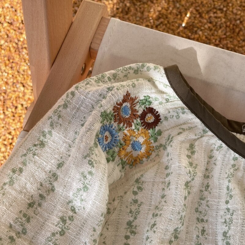 Primavera meninas moda floral bordado blusas 1-7 anos bebê menina algodão 2 cores all-match topos roupas