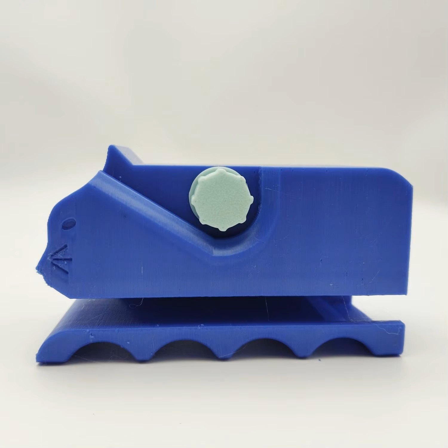 Cardboard Cutter for Cat Scratching Board 3D Printed Card Board Cutter Box Cardboard Tool Handheld Cardboard Scratcher: Blue