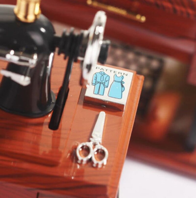 Sewing Machine Vintage Singer Case Featherweight W 221 Accessories Cabinet Mode