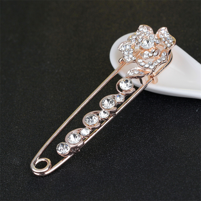 Koreanische Ausführung und beliebte retro-brosche mit diamanten, Rose aus legierung, große anstecknadel, mädchenkleidungsaccessoires