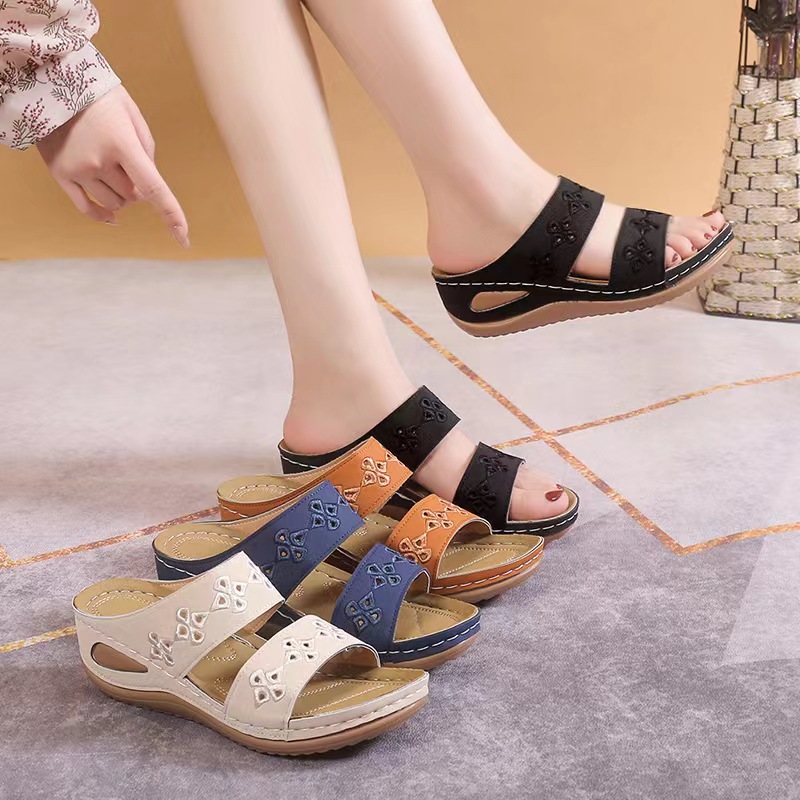 Vrouwen Slippers Borduur Bloemen Lederen Dames Sandalen Outdoor Licht Casual Wiggen Slippers Slip op Zomer Schoenen voor Vrouw