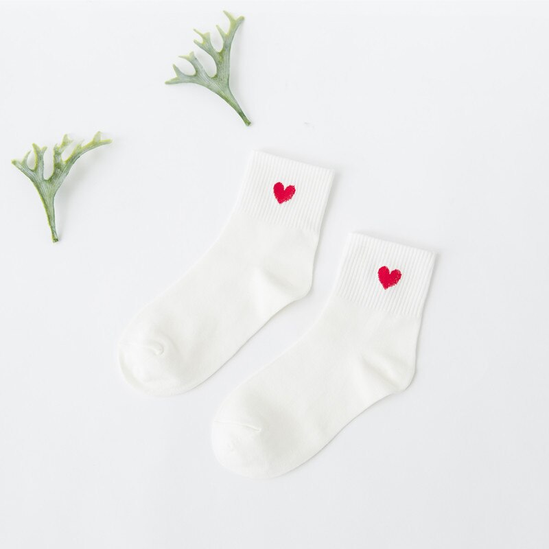 Japanese Women Socks Cotton Novelty Love Heart Pattern Cute Socks Ladies Hiphop Sports Cool Socks Harajuku Accessories: middle white
