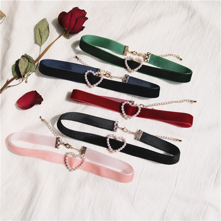 Vintage Pearl Velvet Chokers naszyjniki dla kobiet dziewczyn śliczne Retro geometryczne serce kołnierz naszyjnik biżuteria sztuczna hurtownia prezent