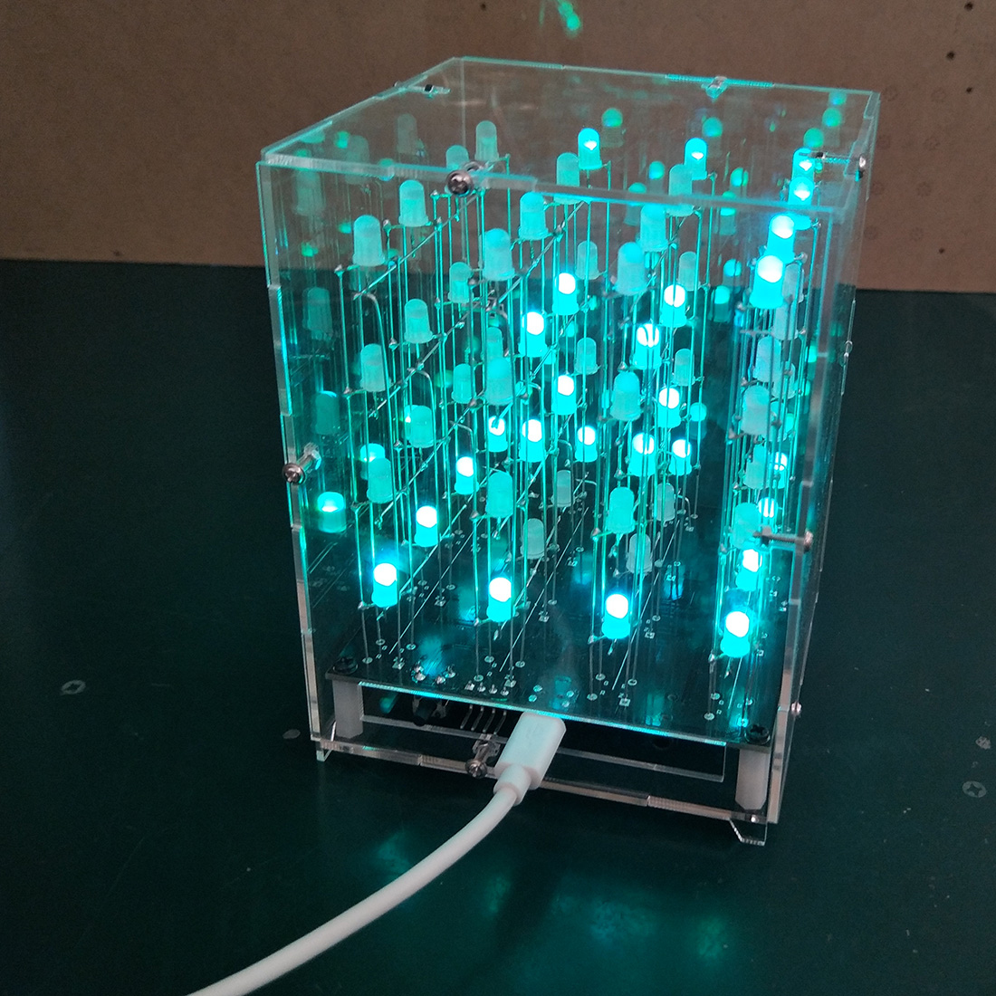 4X4X4 3D Multicolore ah Condotto Cubo di Luce kit di Telecomando A Raggi Infrarossi ah CONDOTTO Cubo di Luce per I Bambini Bambini giocattoli Regalo-Prodotto Finito