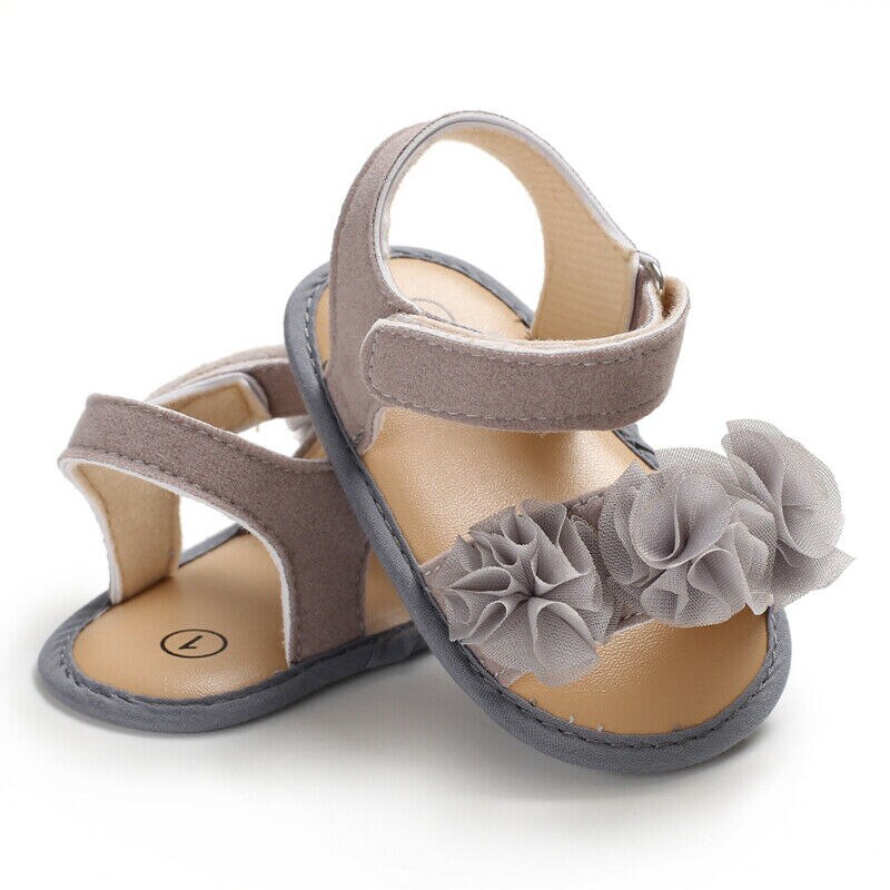 0-18m barn sommar träskor baby flicka prinsessa blommiga sandaler spädbarn sneakers småbarn mjuka spjälsäng walkers nyfödd skor: Grå / 7-12 månader