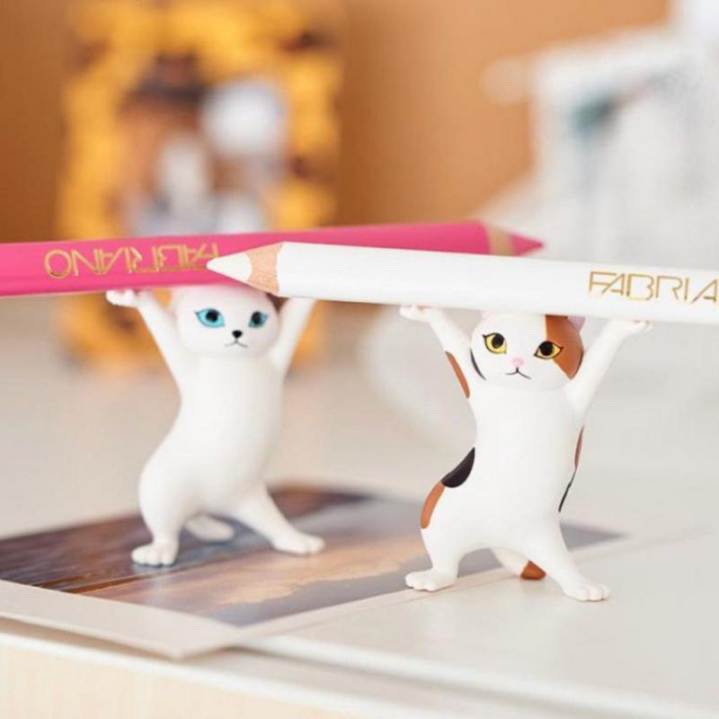 ! 1PC Funny Cat Pen Holder Cat Pen Holder Earphone Stand Bracket Kids Kids Adult Doll Toy Weightlifting Cat Pen Holders