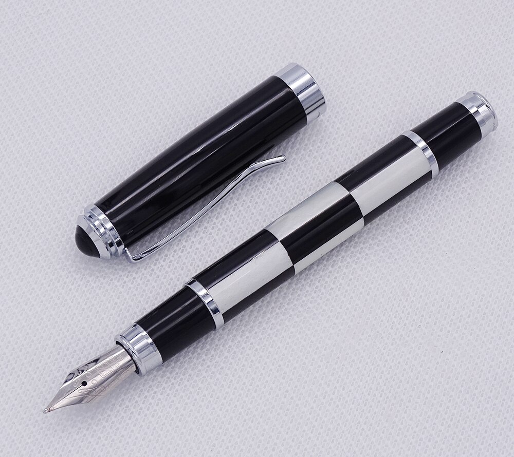 Fuliwen Penna stilografica alla moda in celluloide Pennino medio 0,7 mm, penna con motivo quadrato bianco e nero per la scrittura