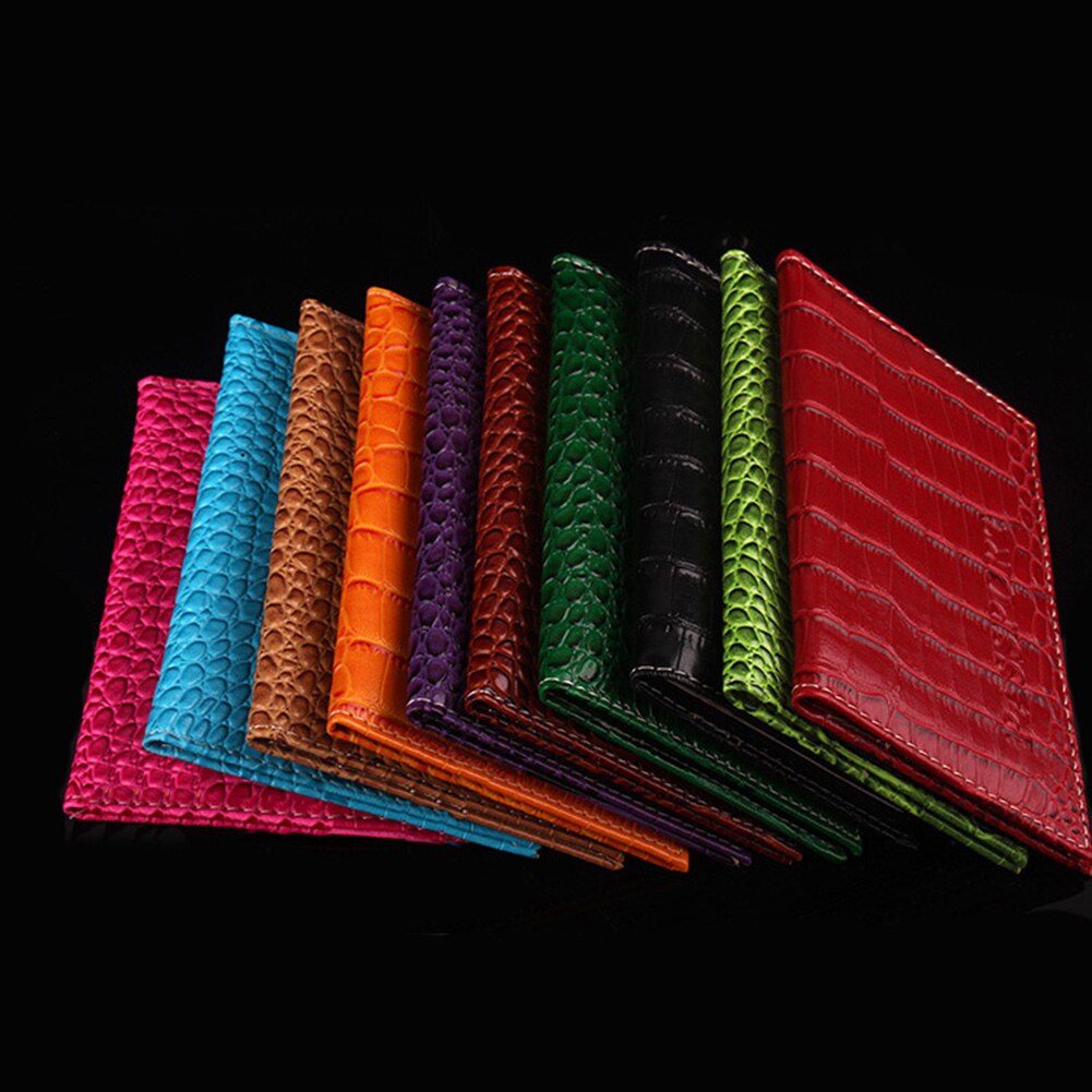 Alligator Pattern Leather Passport Cover And Travel Document Holder Passport Cover Case for Men Women Credit Card Holder Wallet