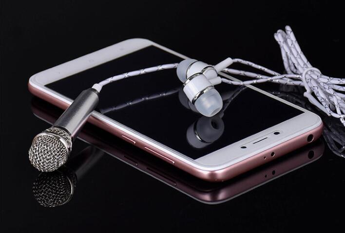 Protable K Song Mini Microphone earphone Universal KTV Karaoke Mobile Phone Computer Microphone headset Toy: Silver