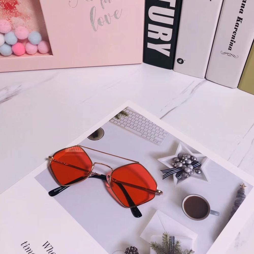 Gafas de sol irregulares para niños, lentes de sol irregulares para exteriores, ANTI-UV, para niñas, accesorios de tiro en la calle, gafas de sol con montura de Metal, 1 ud.