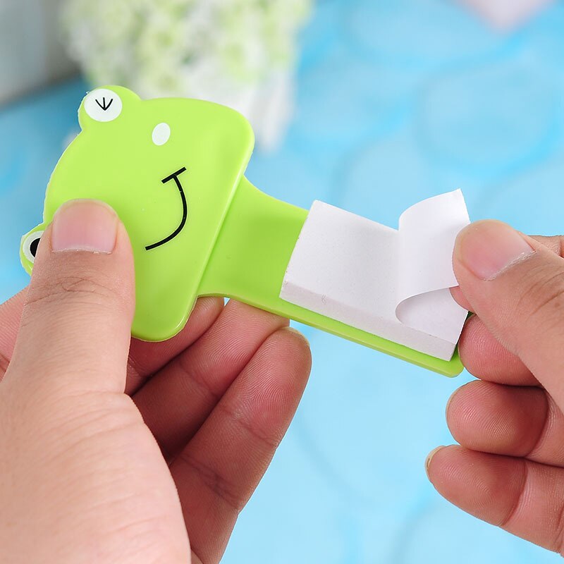 Toalettskydd, sött tecknat toalettskydd, toaletthandtag, smutsigt handtag, oöppnad toalett, toalettöverdrag