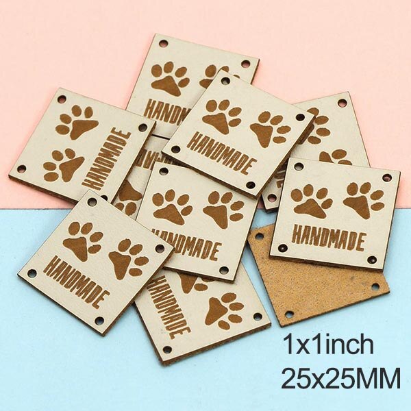 Etiquetas de cuero con huellas de animales, etiquetas hechas a mano para ropa, perro, gato, oso, pata, etiqueta hecha a mano para coser sombreros DIY, 20 piezas, 25x25mm: White