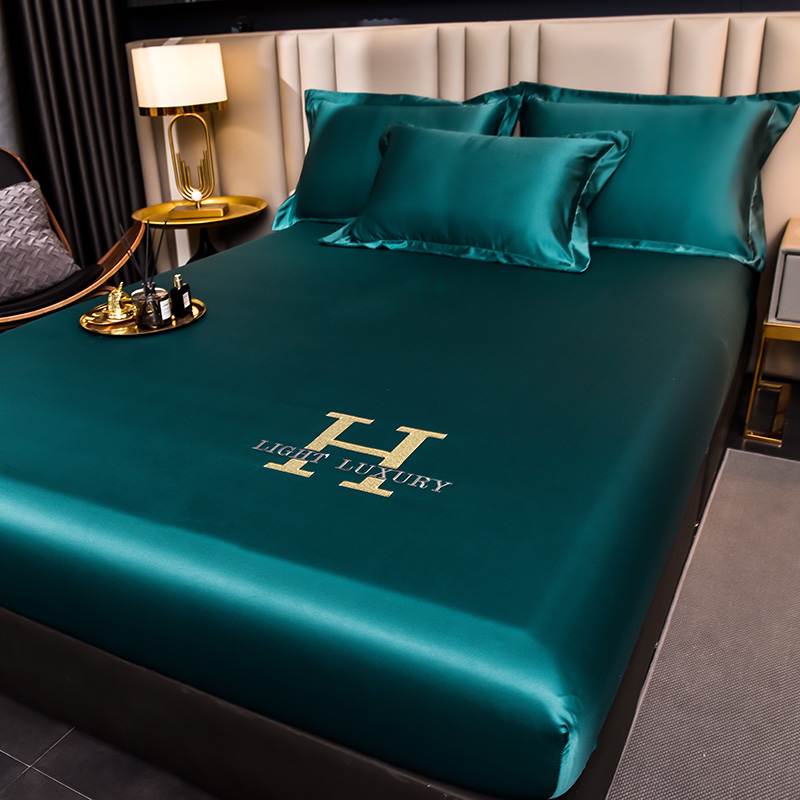 High-end Satin Fitted Sheet with Elastic Band Solid Color Silky Bed Sheet Smooth Non-Slip Mattress Cover Bedspreads Bed Linen: 240x280cm / black