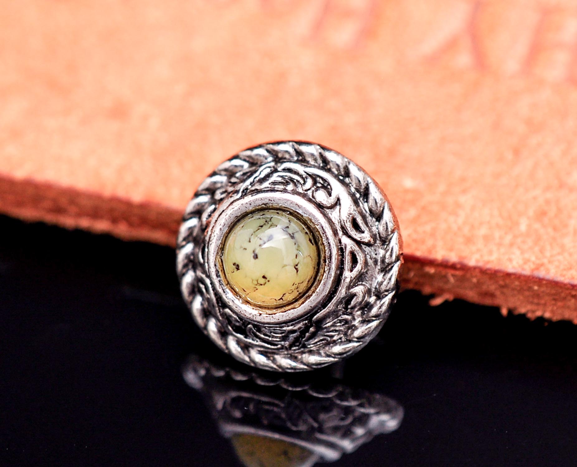 10 stuks antieke bloemen gesneden touw zijkant westerse turquoise metalen ronde concho knoop voor lederwaren bagage handtas zadel decoratie