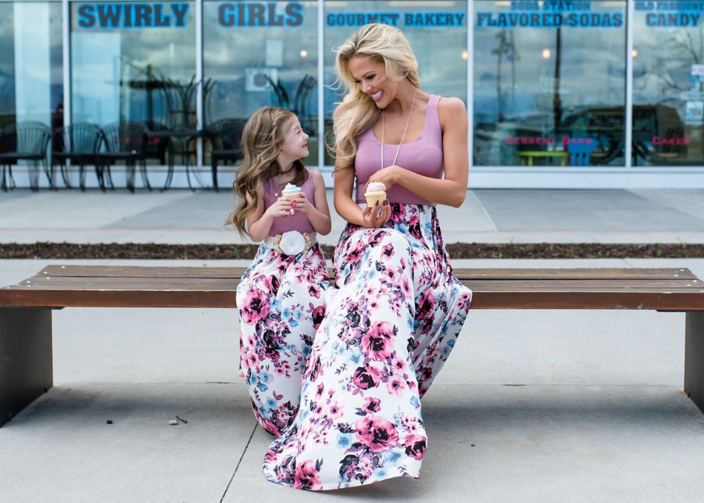 Passenden Familie Outfits Kleidung murmeln Tochter Kleider Kleidung Sommer Ärmellose Blumen- Lange Kleid murmeln Und Tochter Kleid