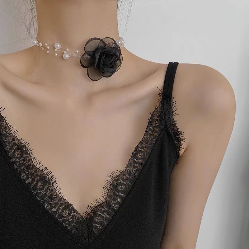 French Romantic Black White Choker Flower Pearl Necklace Women's Summer Collar Chain Fairy Gas Versatile Neckchain 2023 Newest: Black Gun Plated